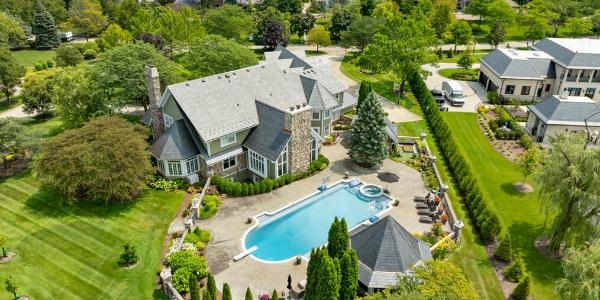 Slate style meets suburban elegance Slate style meets suburban elegance